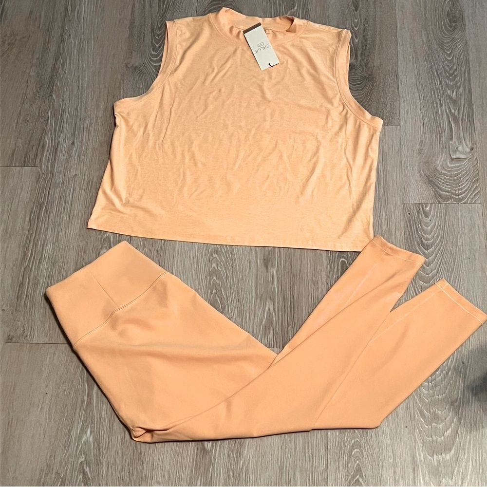 NWT 2 Pc Set Essential High Rise 7/8 Tight Legging + Mock Neck Tank Apricot XXL - Picture 4 of 16
